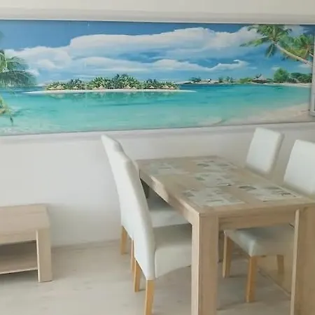 Nice Apartment Нэводари