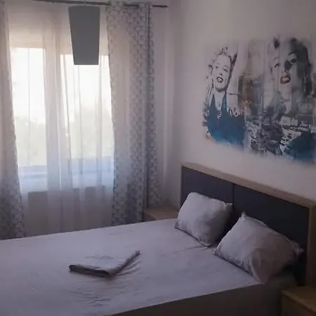 Апартаменты Nice Apartment Нэводари